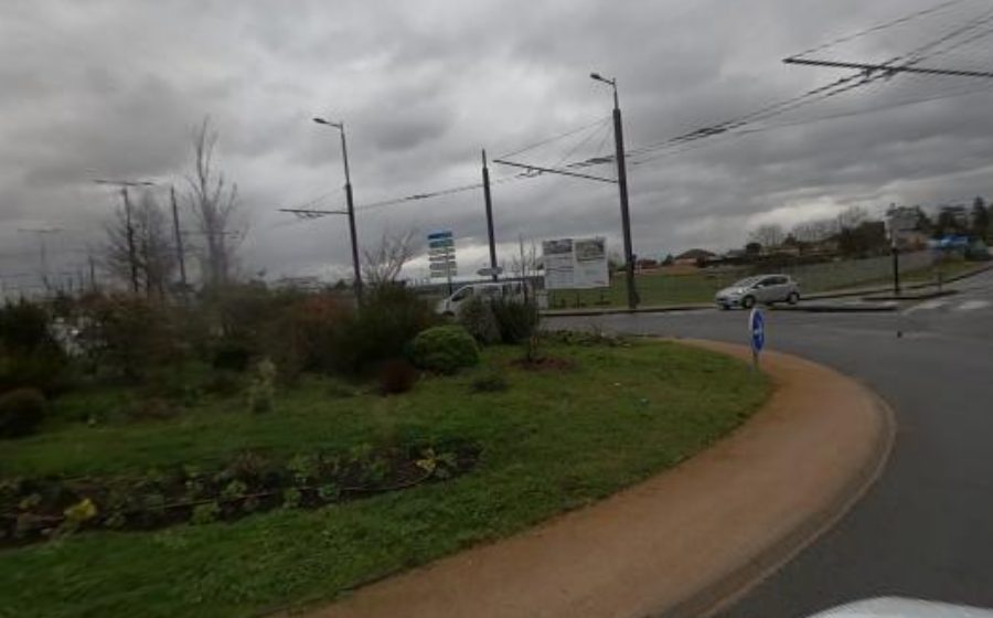 Vue du Rond-point anonyme n°261768127