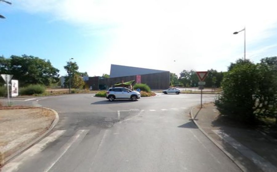Vue du Rond-point anonyme n°262335353