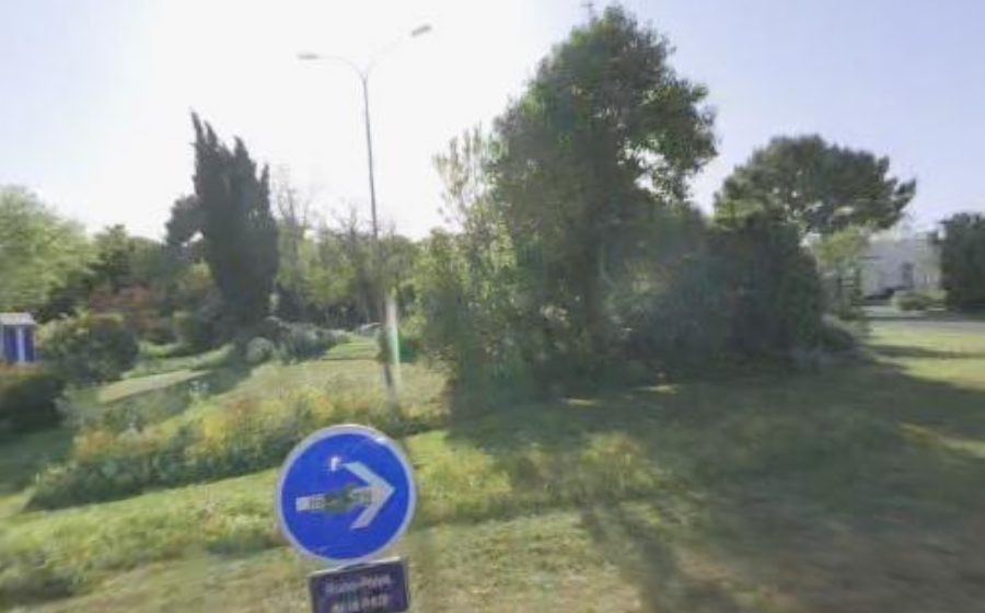 Vue du Rond-point anonyme n°26269153