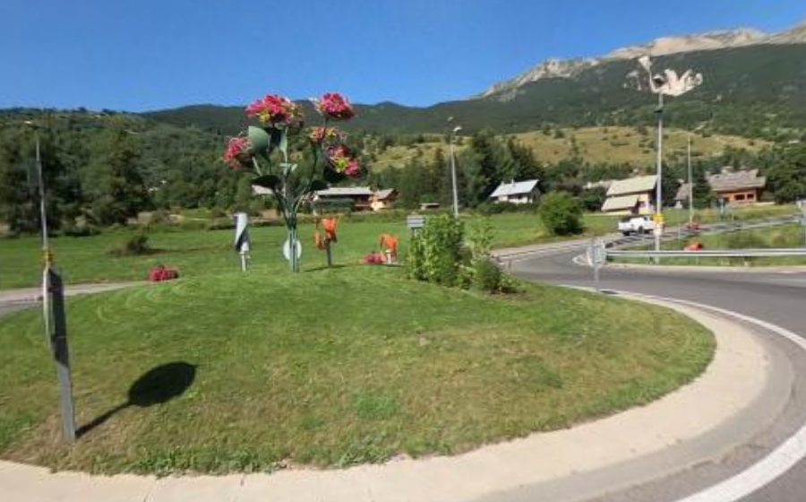 Vue du Rond-point anonyme n°266577028