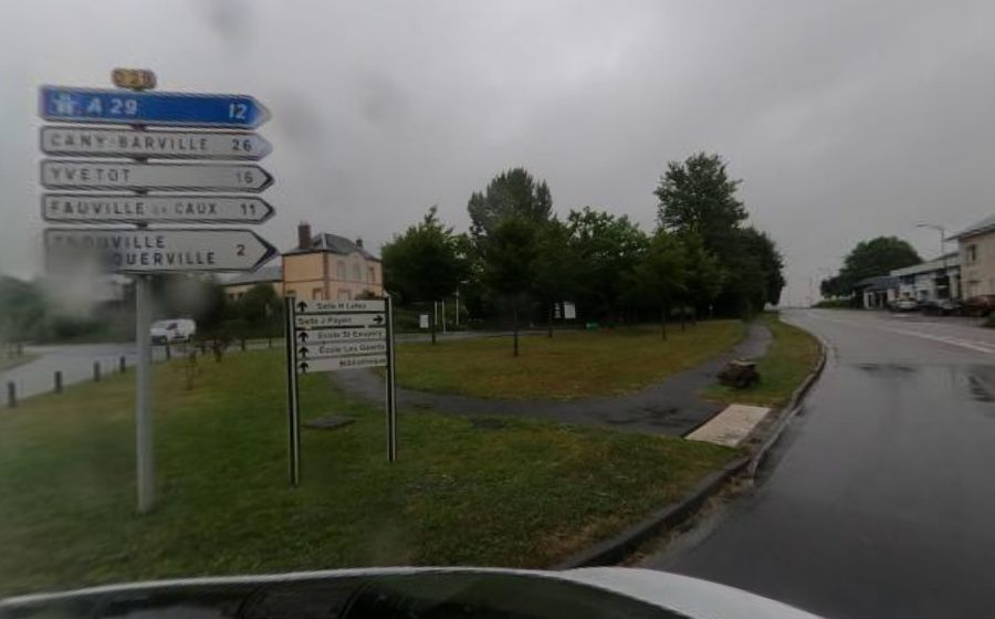 Vue du Rond-point anonyme n°272448094