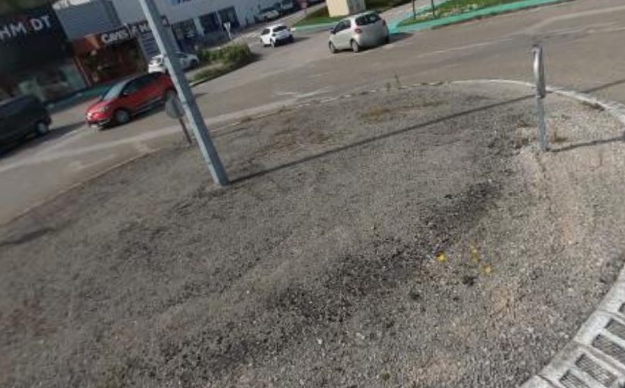 Vue du Rond-point anonyme n°276492402