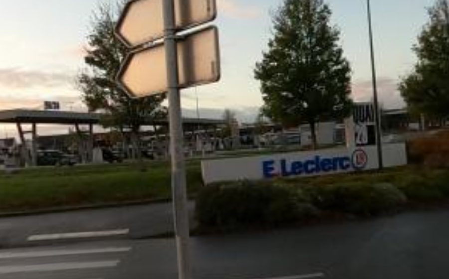Vue du Rond-point anonyme n°276735244