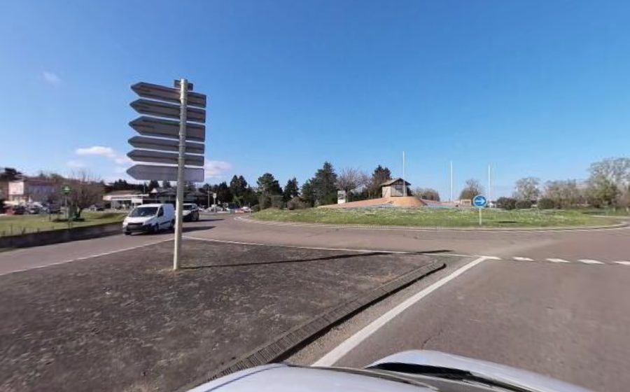Vue du Rond-point anonyme n°27689628