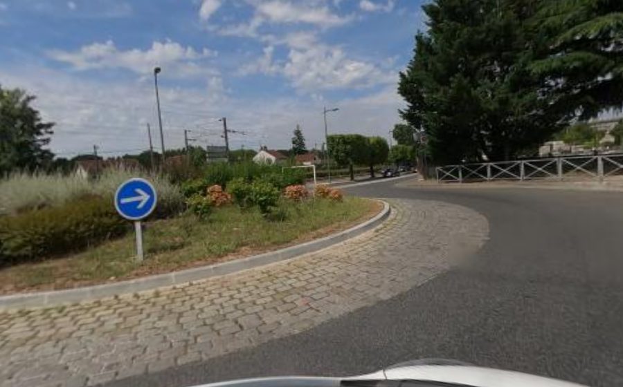 Vue du Rond-point anonyme n°27811141