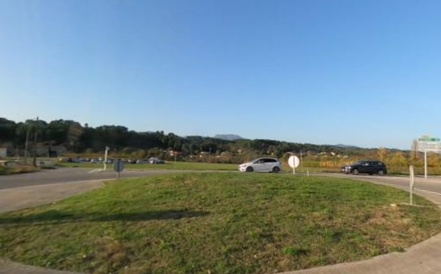 Vue du Rond-point anonyme n°280351153