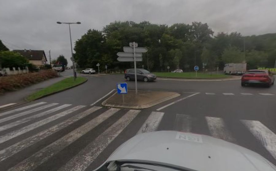 Vue du Rond-point anonyme n°286824593