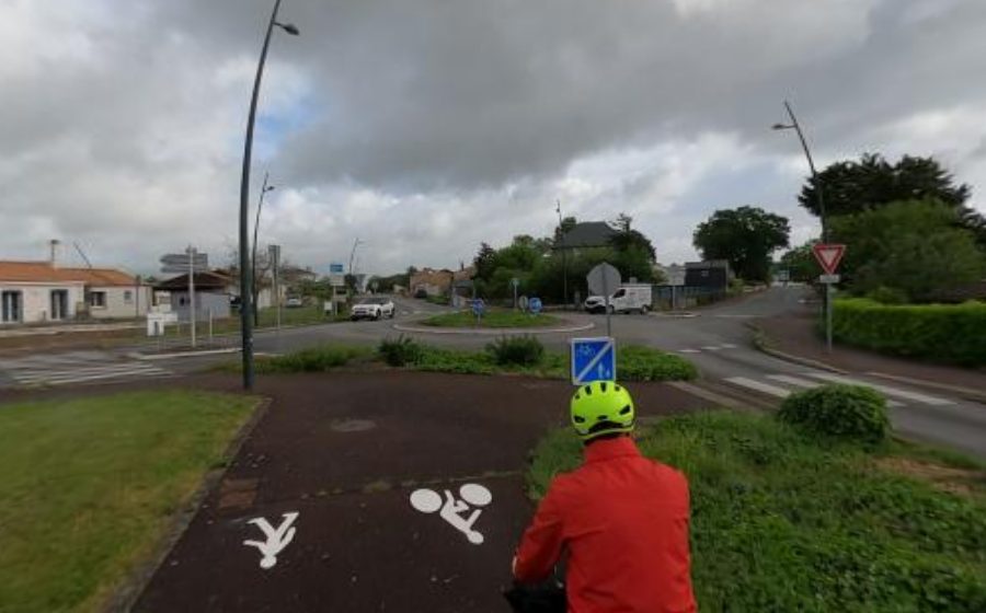 Vue du Rond-point anonyme n°288741791