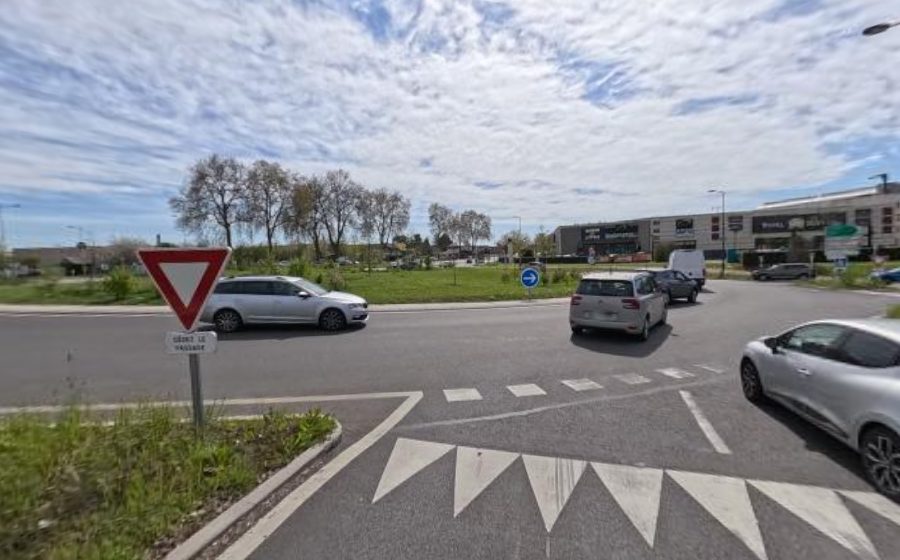 Vue du Rond-Point des Compagnons d'Emmaüs