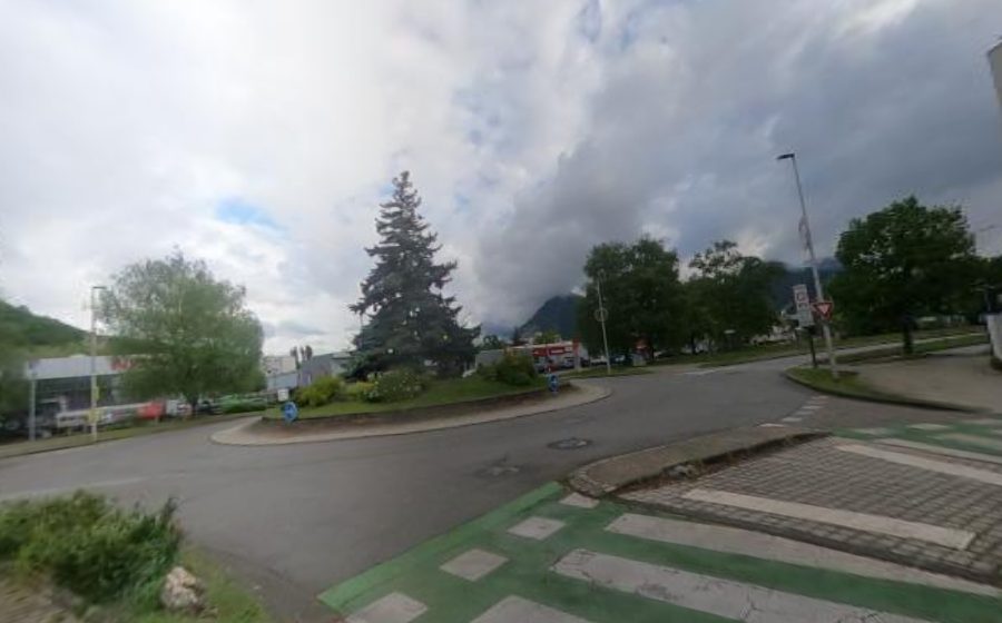 Vue du Rond-point anonyme n°295150602