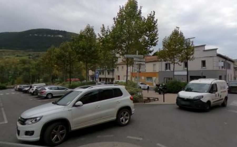 Vue du Place Frédéric Bompaire
