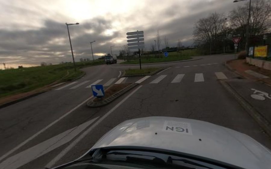 Vue du Rond-point anonyme n°298747259