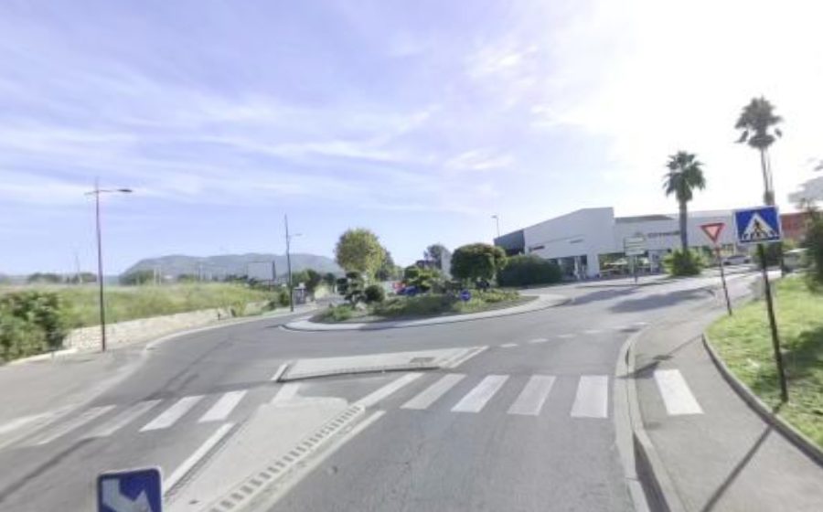 Vue du Rond-point anonyme n°302504705