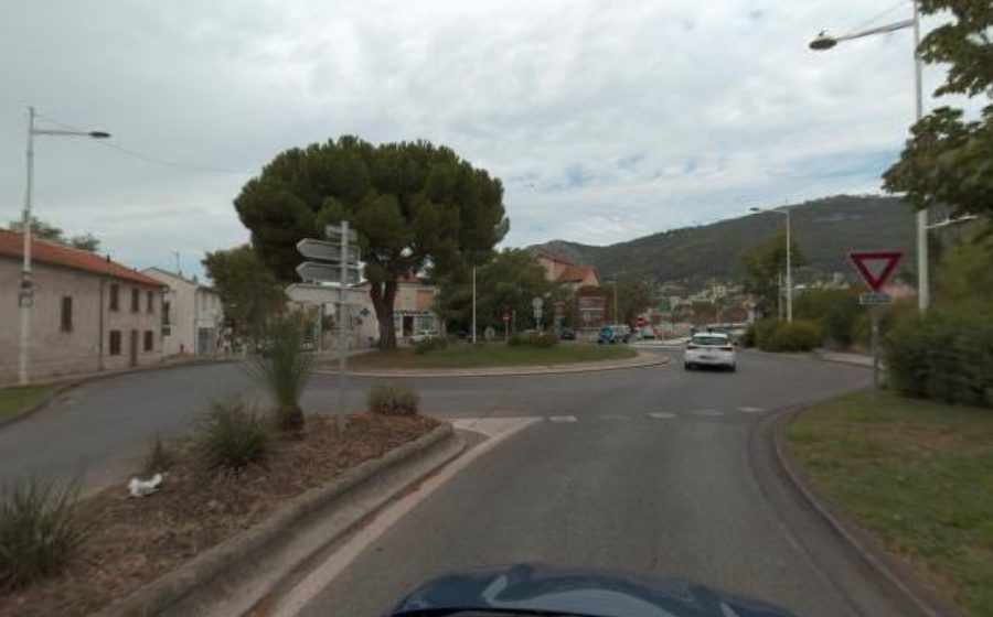 Vue du Rond-point anonyme n°303148822