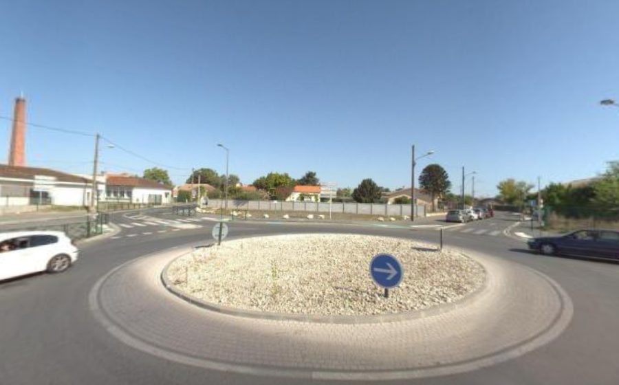 Vue du Rond-point anonyme n°305395521