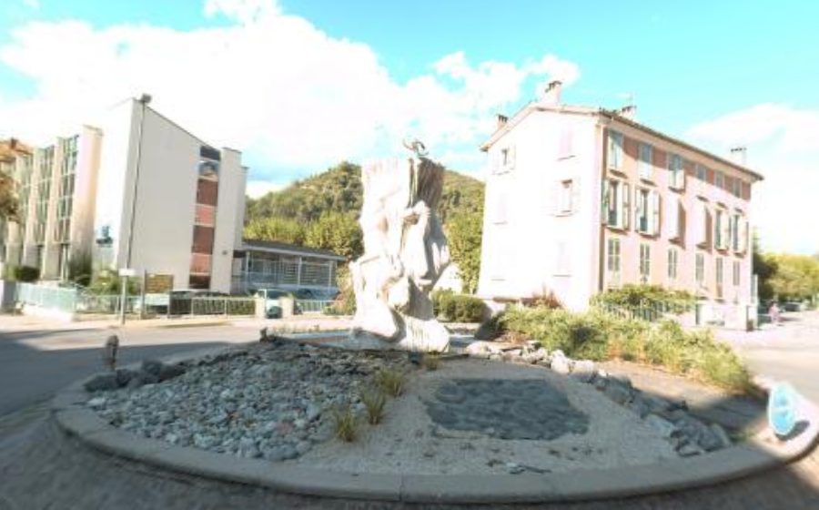 Vue du Rond-Point du 18 Juin 1940
