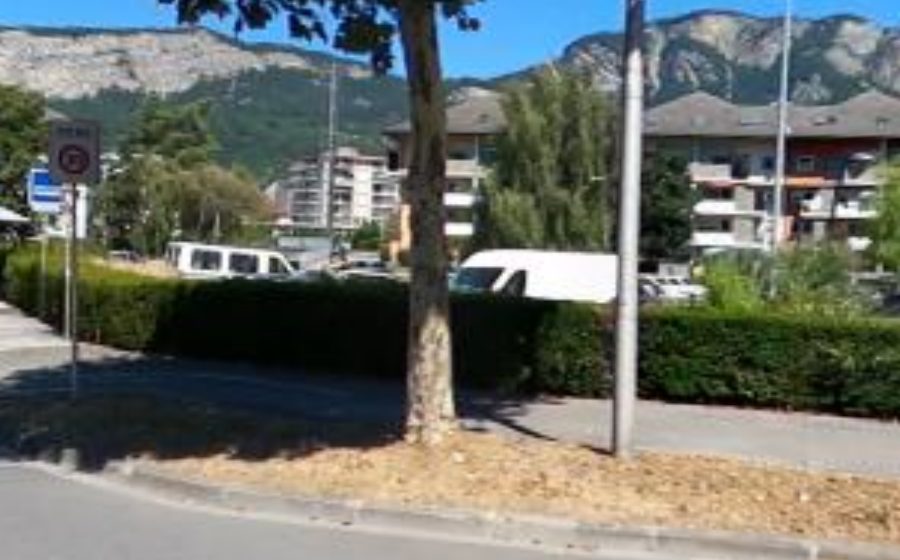 Vue du Rond-point anonyme n°319303443