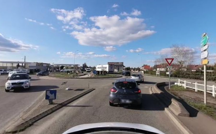 Vue du Rond-point anonyme n°321646917