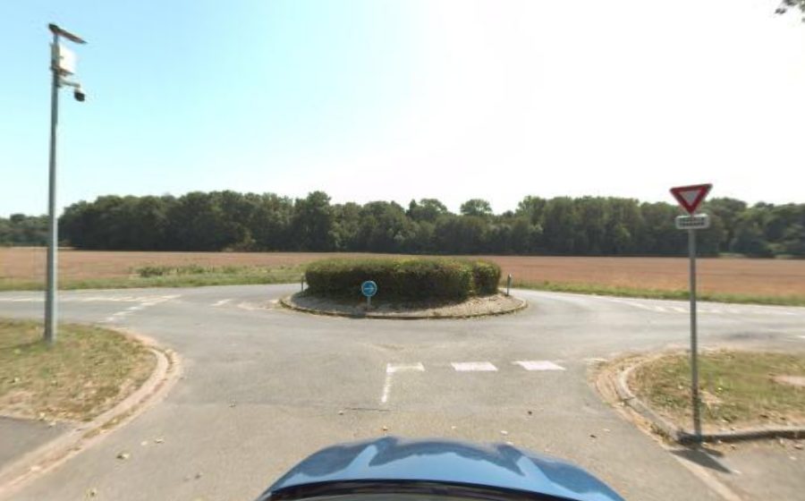 Vue du Rond-point anonyme n°323295357