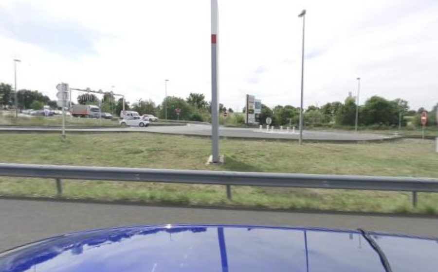 Vue du Rond-point anonyme n°327476797