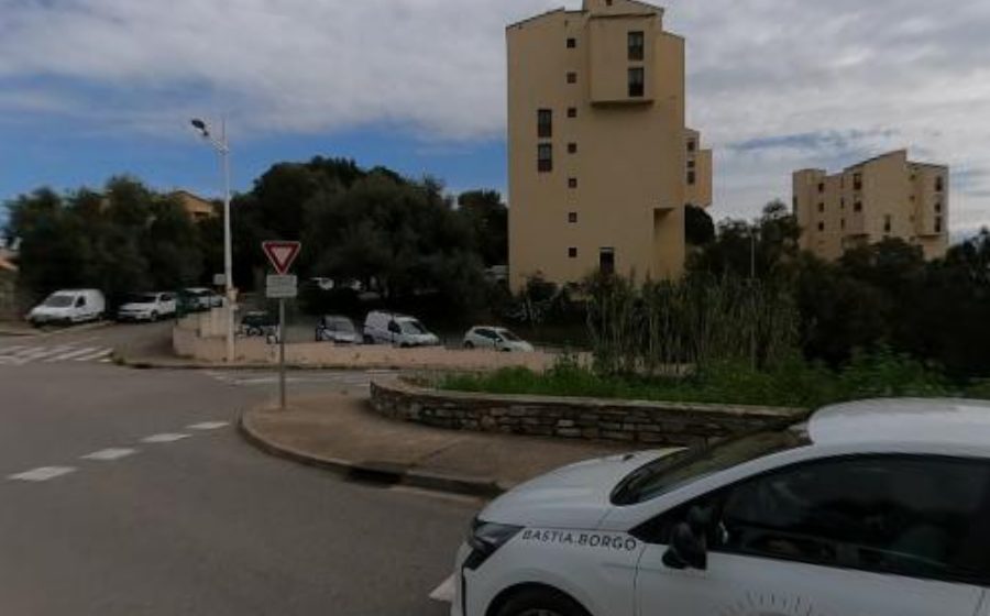 Vue du Rond-point anonyme n°330718802