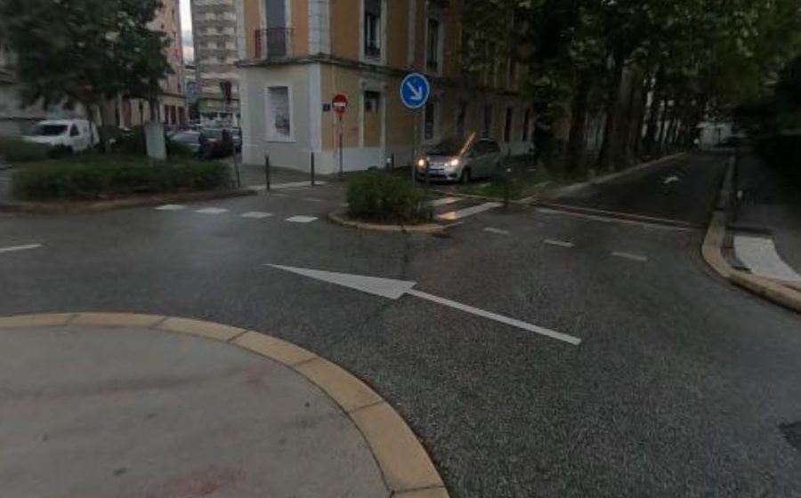 Vue du Rond-point anonyme n°334890537