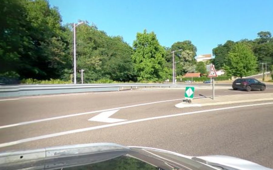 Vue du Rond-point anonyme n°335181734