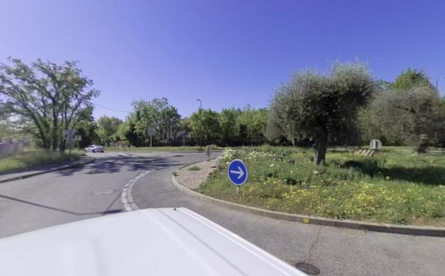 Vue du Rond-point anonyme n°344848754