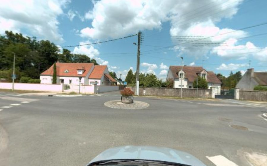 Vue du Rond-point anonyme n°351623703