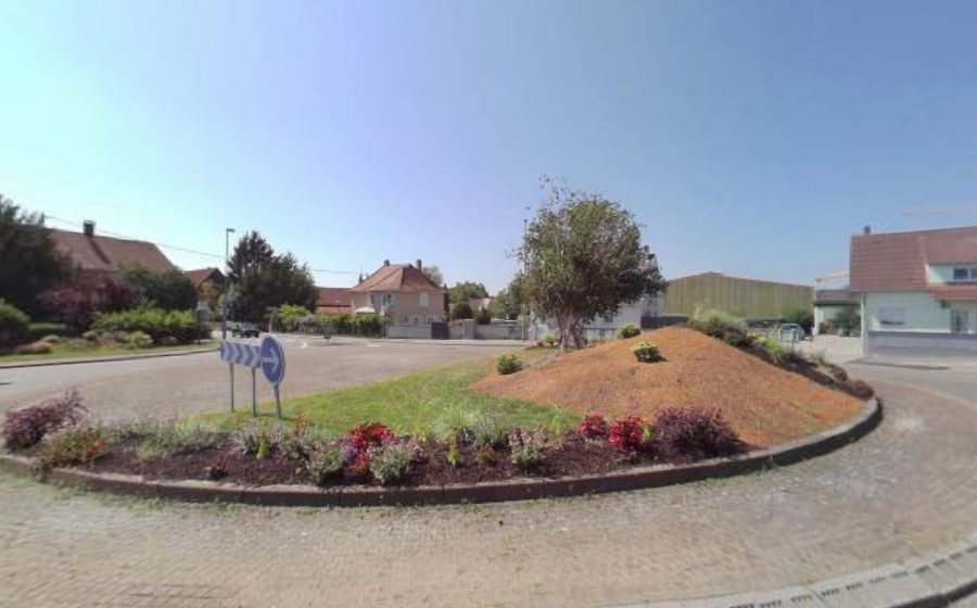 Vue du Rond-point anonyme n°358850429