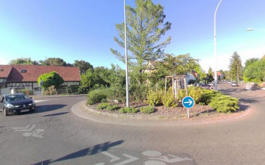 Vue du Rond-point anonyme n°359646189