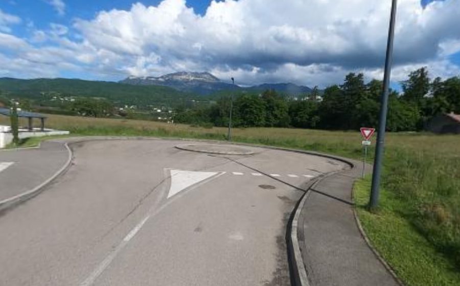 Vue du Rond-point anonyme n°370733610