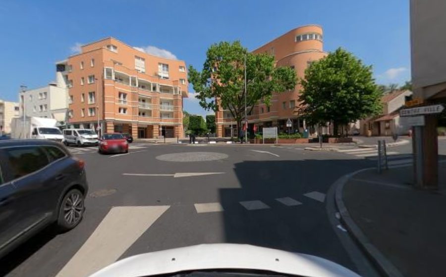 Vue du Rond-point anonyme n°374456897