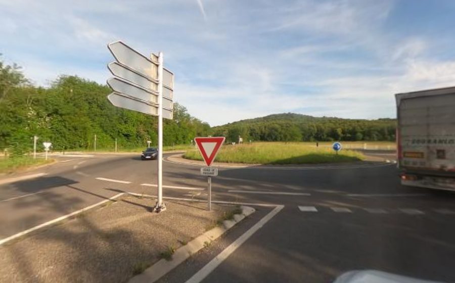 Vue du Rond-point anonyme n°374886615