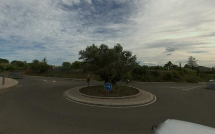 Vue du Rond-point anonyme n°375399497