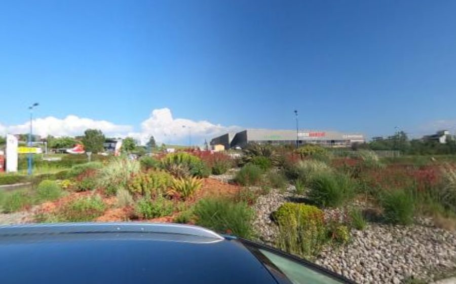 Vue du Rond-point anonyme n°37612595