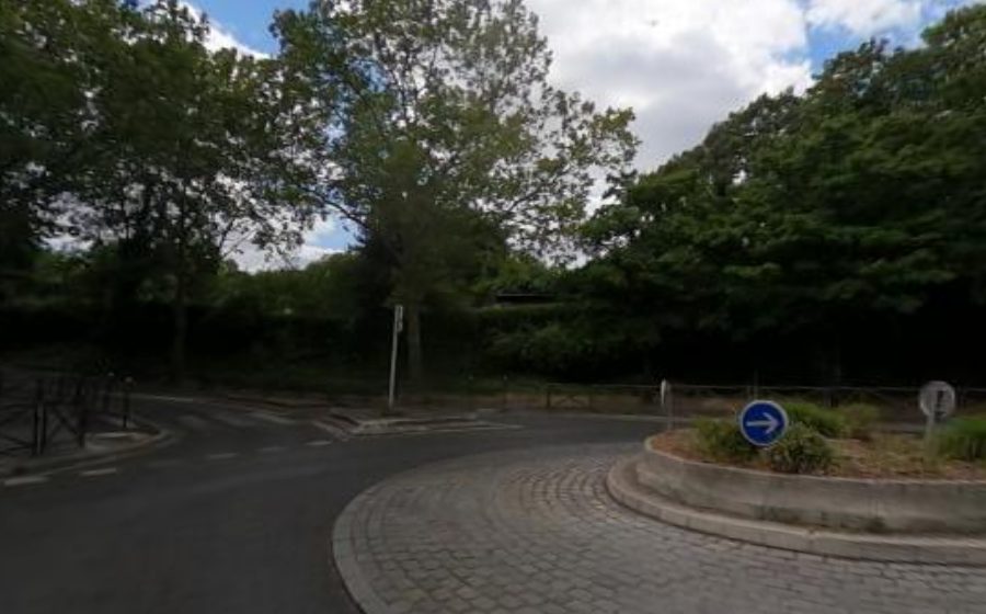 Vue du Rond-point anonyme n°379170961