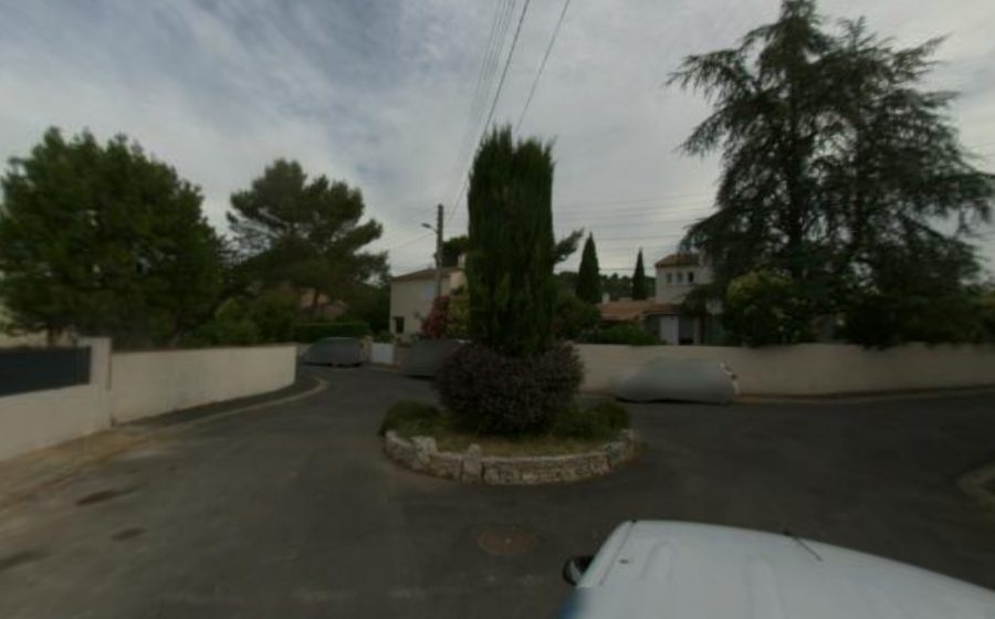 Vue du Rond-point anonyme n°379551927