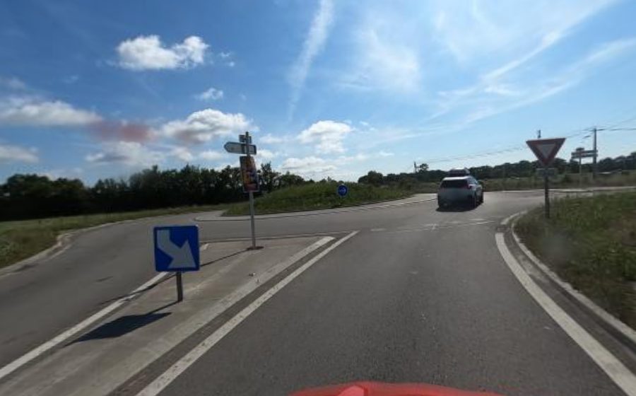 Vue du Rond-point anonyme n°379896758