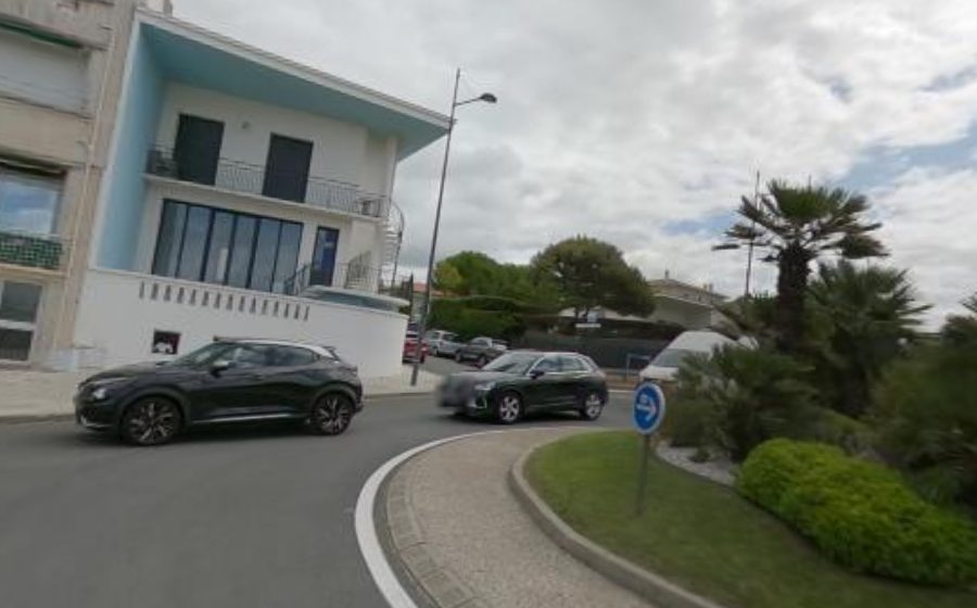 Vue du Rond-point anonyme n°383426717