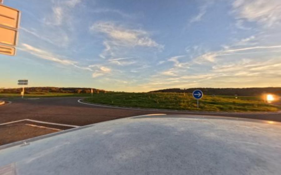 Vue du Rond-point anonyme n°383956120