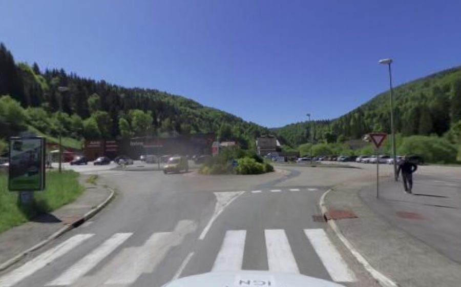 Vue du Rond-point anonyme n°387801701