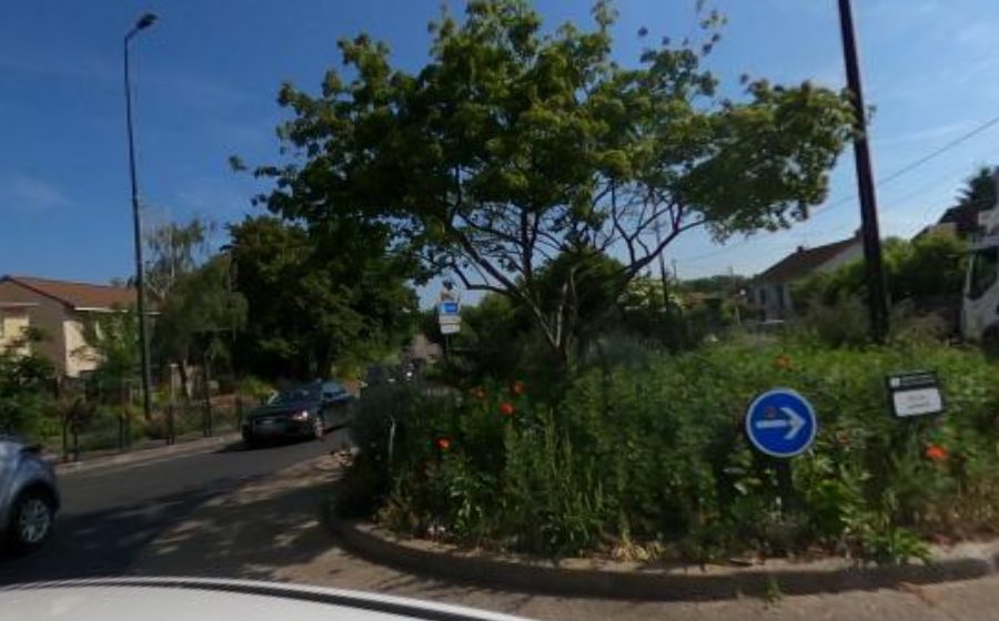 Vue du Rond-point anonyme n°398328034