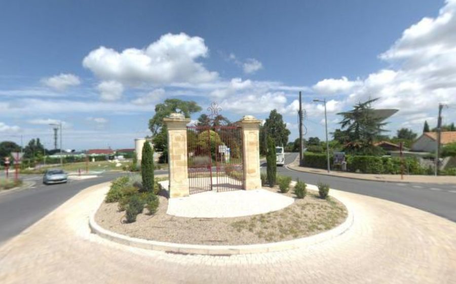 Vue du Rond-point anonyme n°404743749