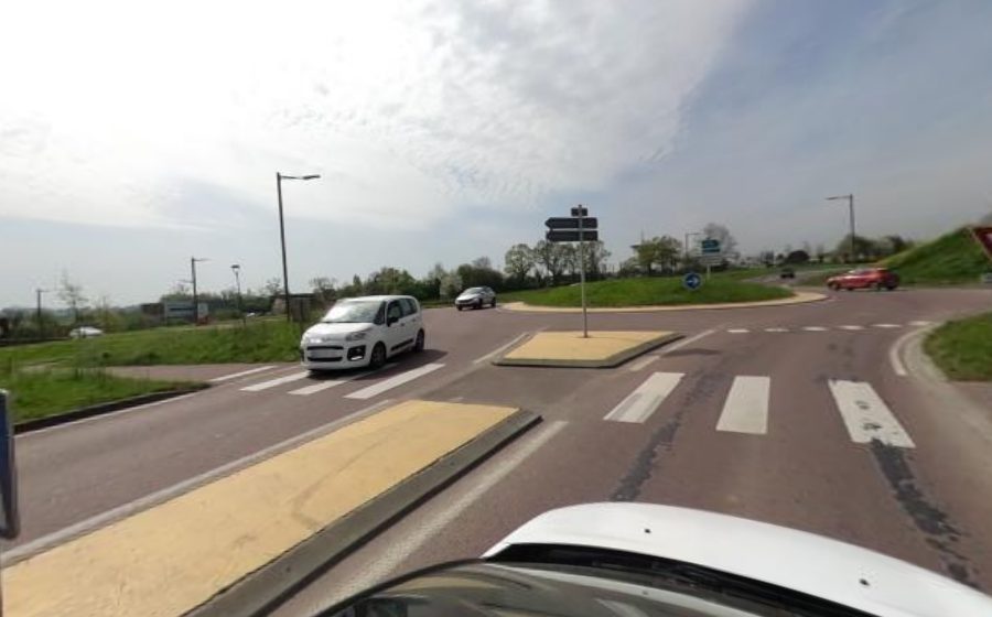 Vue du Rond-point anonyme n°418623754
