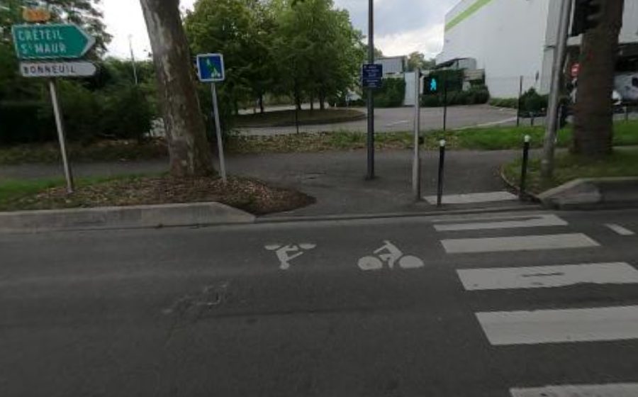 Vue du Rond-point anonyme n°421352330