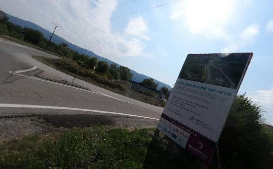 Vue du Rond-point anonyme n°422175360