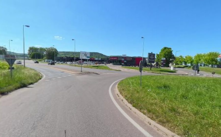 Vue du Rond-point anonyme n°443409398