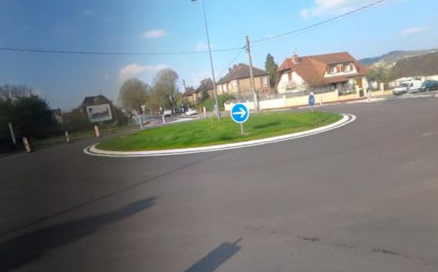 Vue du Rond-point anonyme n°44700643