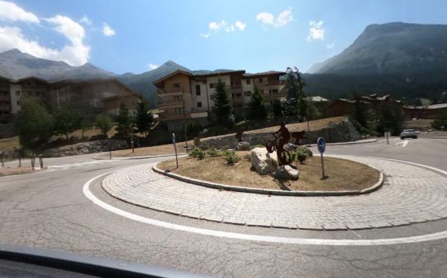 Vue du Rond-point anonyme n°47460236